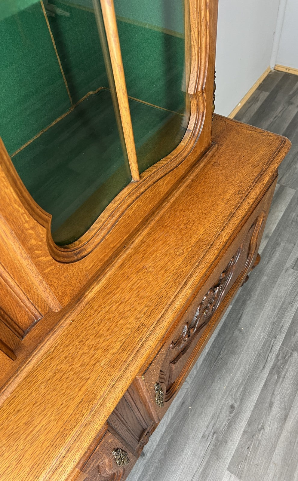 Bookcase Vintage French Louis XIV Style Oak Display Cabinet Sideboard LOT 447710