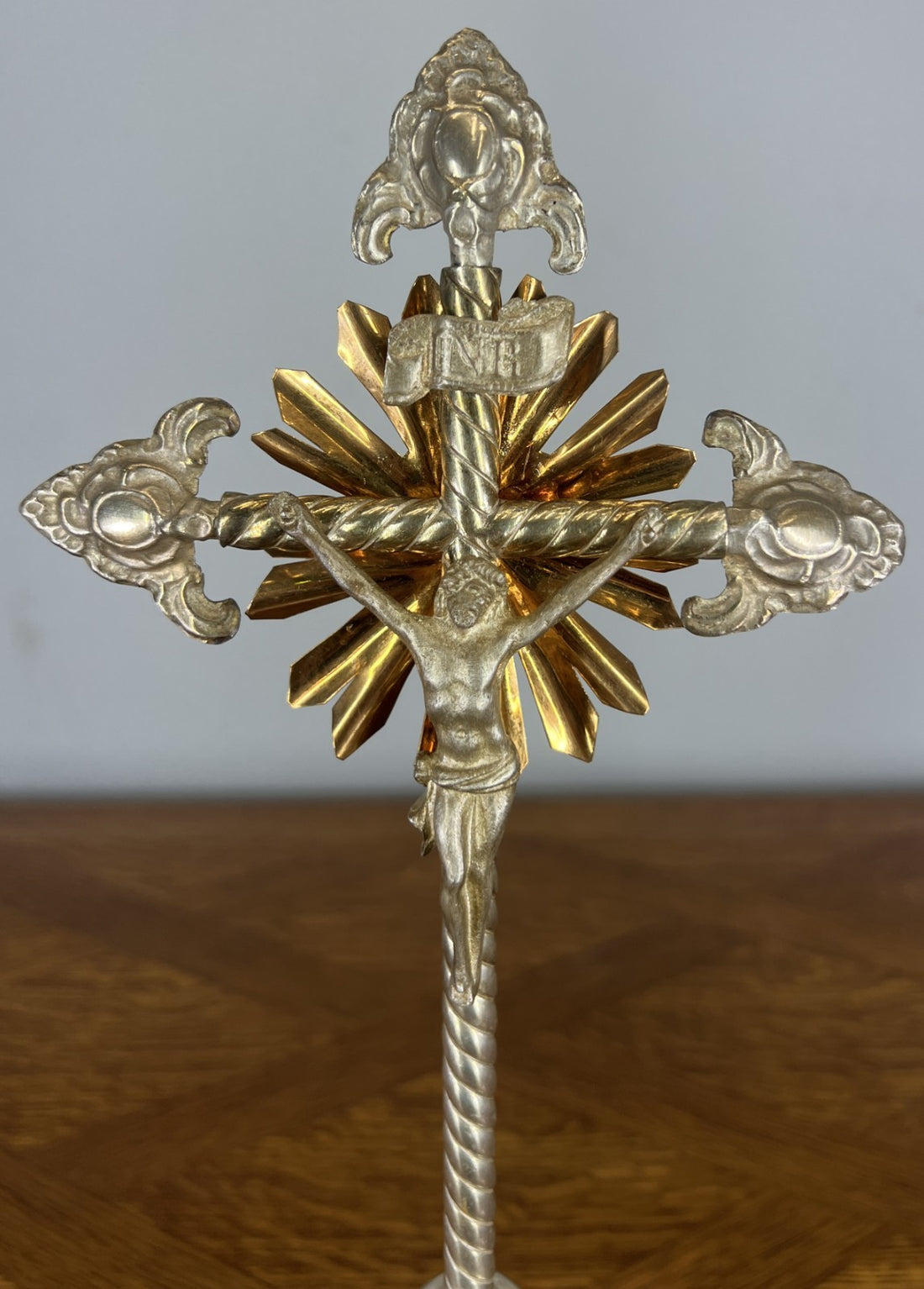Crucifix Vintage French Style Religious Cross Gilt Detail Stand LOT 46530