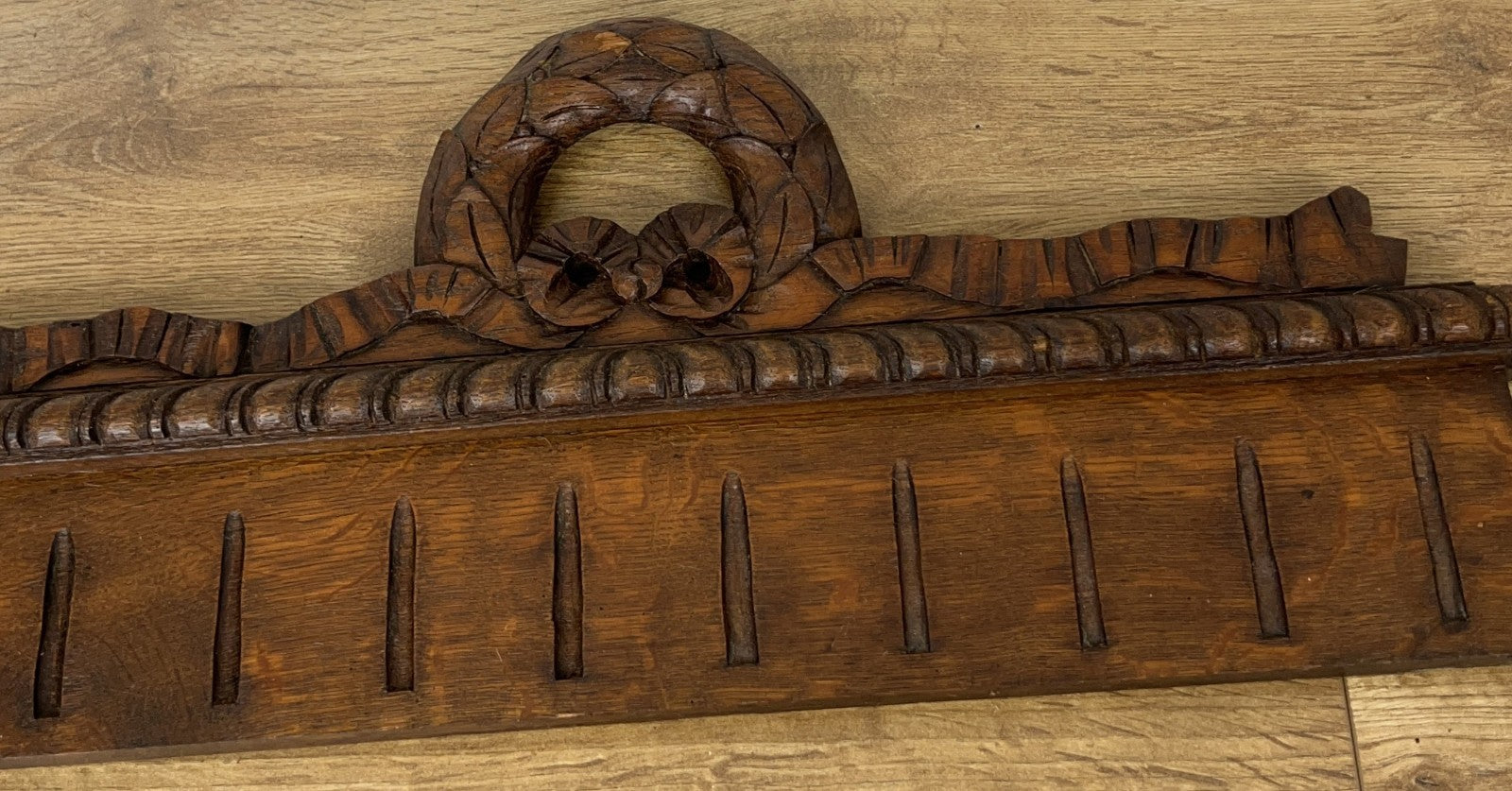 Pediment Antique French Style Oak Hand Carved Decorative Crest LOT 61772