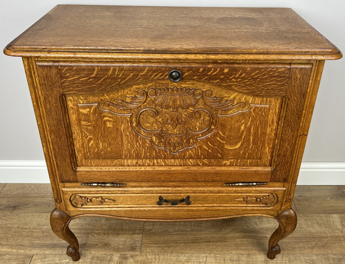 Cabinet Vintage French Louis XIV Oak Sideboard with Carved Cupboard LOT 62470