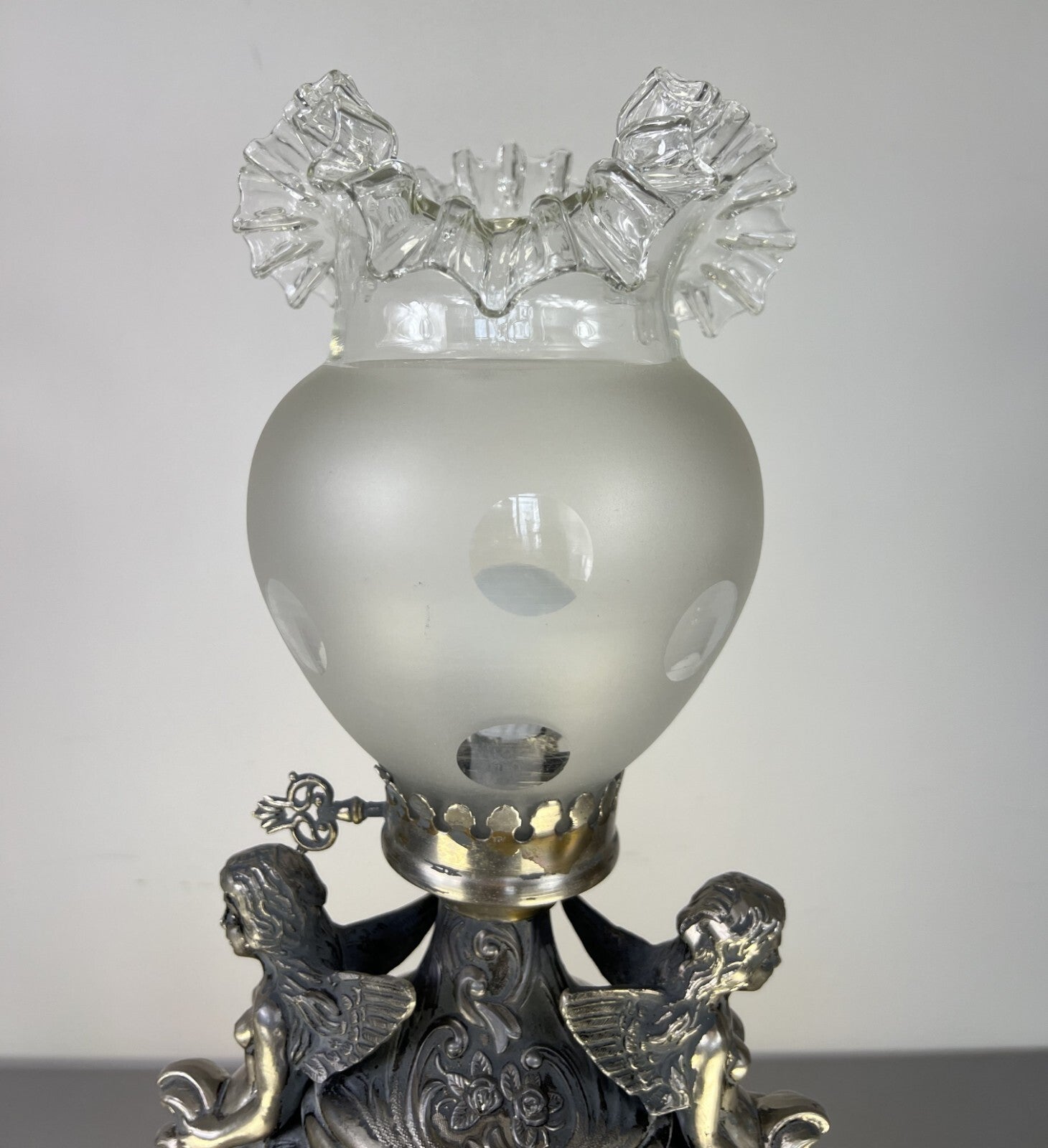 Lamp Antique Style Pewter Angel Table Lamp Pleated Glass Shade LOT 51699