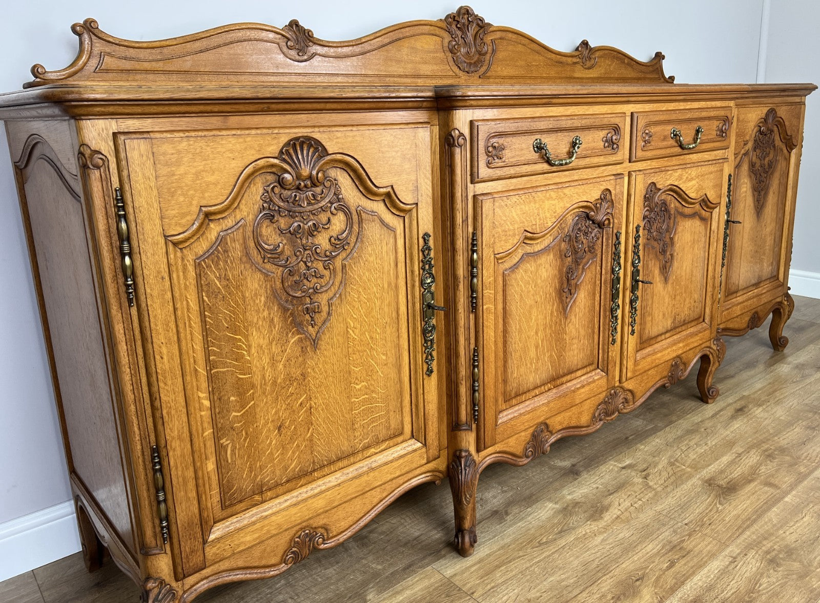 Sideboard Vintage French Louis Style Oak 4 Door Cupboard Carved Cabinet LOT 63622