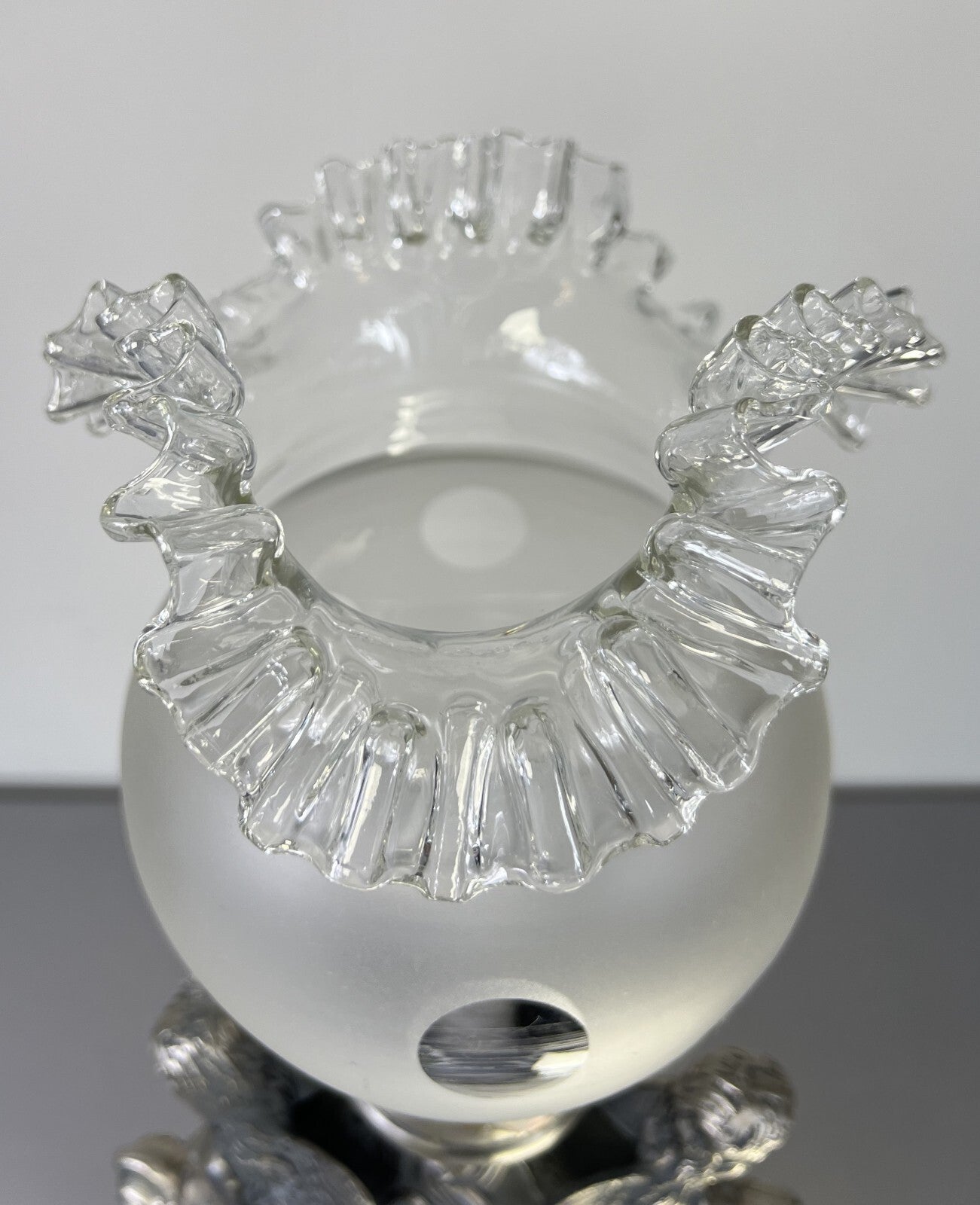 Lamp Antique Style Pewter Angel Table Lamp Pleated Glass Shade LOT 516910