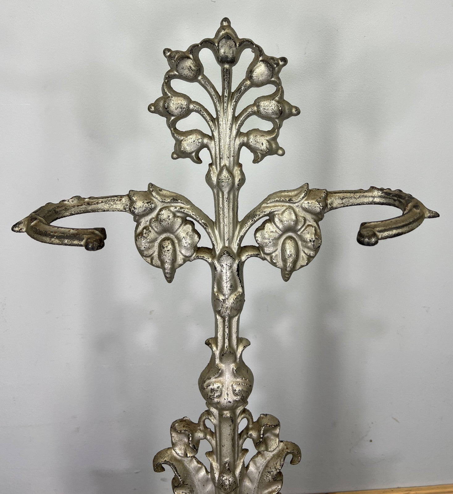 Umbrella Stand Vintage French Style Metal Ornate Hallway Stand LOT 47494