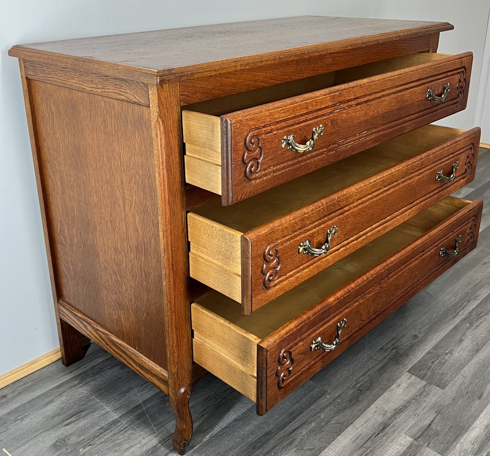 Chest of Drawers Vintage French Louis Oak 3 Drawer Carved Cabinet LOT 44652