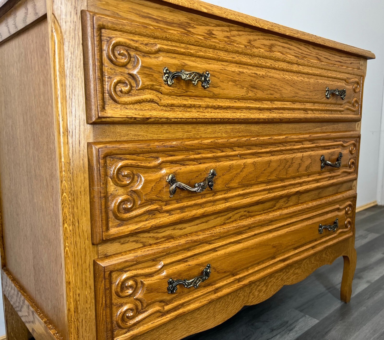 Chest of Drawers Vintage French Louis XIV Style 3 Drawer Carved Cabinet LOT 27594