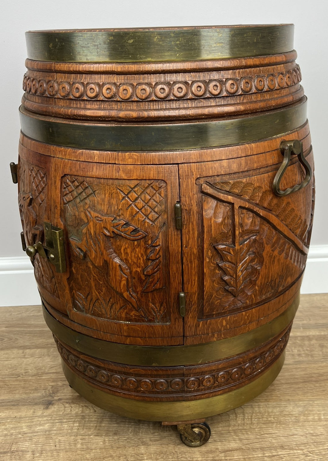 Cabinet Vintage French Style Barrel Drink Cabinet Oak Carved Storage LOT 49620