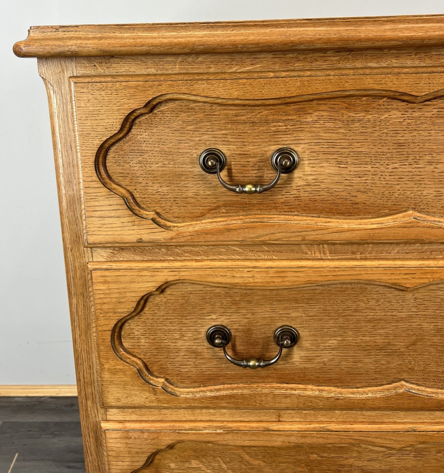 Chest of Drawers Vintage French Louis Oak 3 Drawers Carved Cabinet LOT 44643