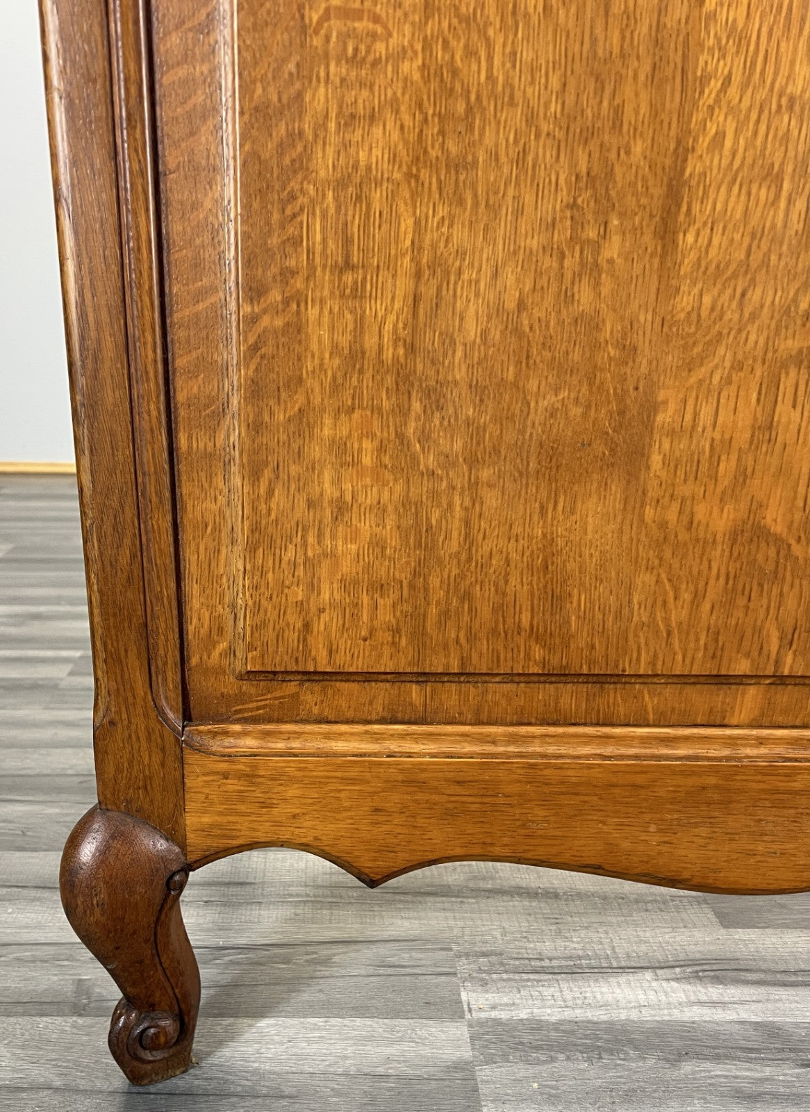 Bed Vintage French Louis Style Oak Double Bed Frame Carved Headboard LOT 47305