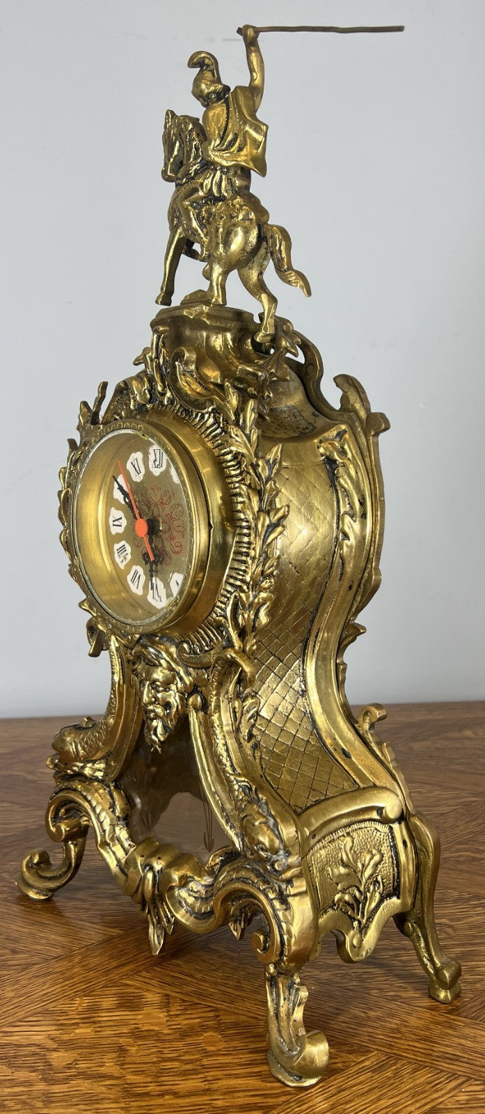 Clock Vintage French Style Decorative Mantel Clock Figural Gilt Case LOT 46480