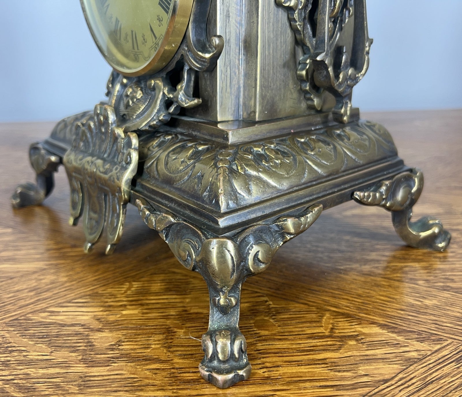 Clock Vintage French Style Mantel Clock Garniture With Candelabras LOT 46497