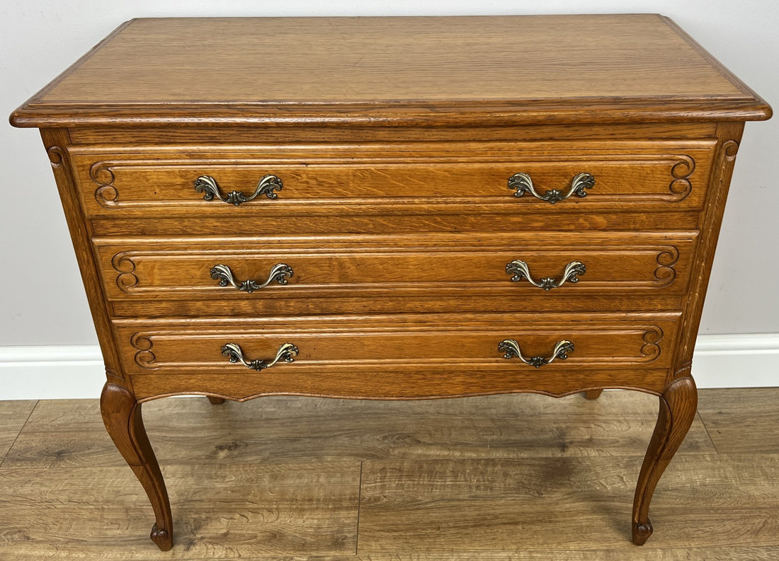 Chest of Drawers Vintage French Louis Oak 3 Drawers Carved Cabinet LOT 62340