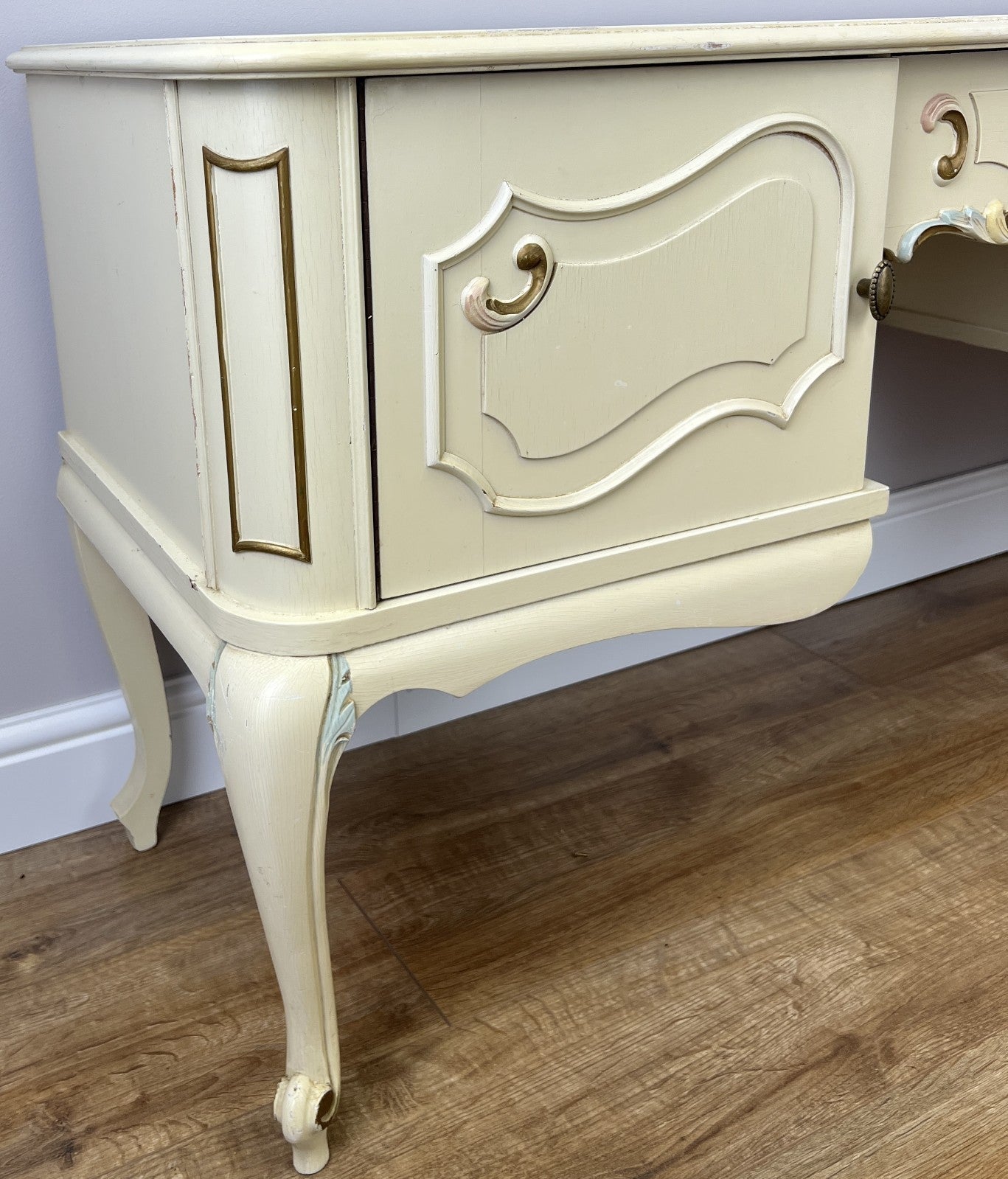 Sideboard Vintage French Shabby Chic Louis Style Carved Storage Cabinet LOT 48357