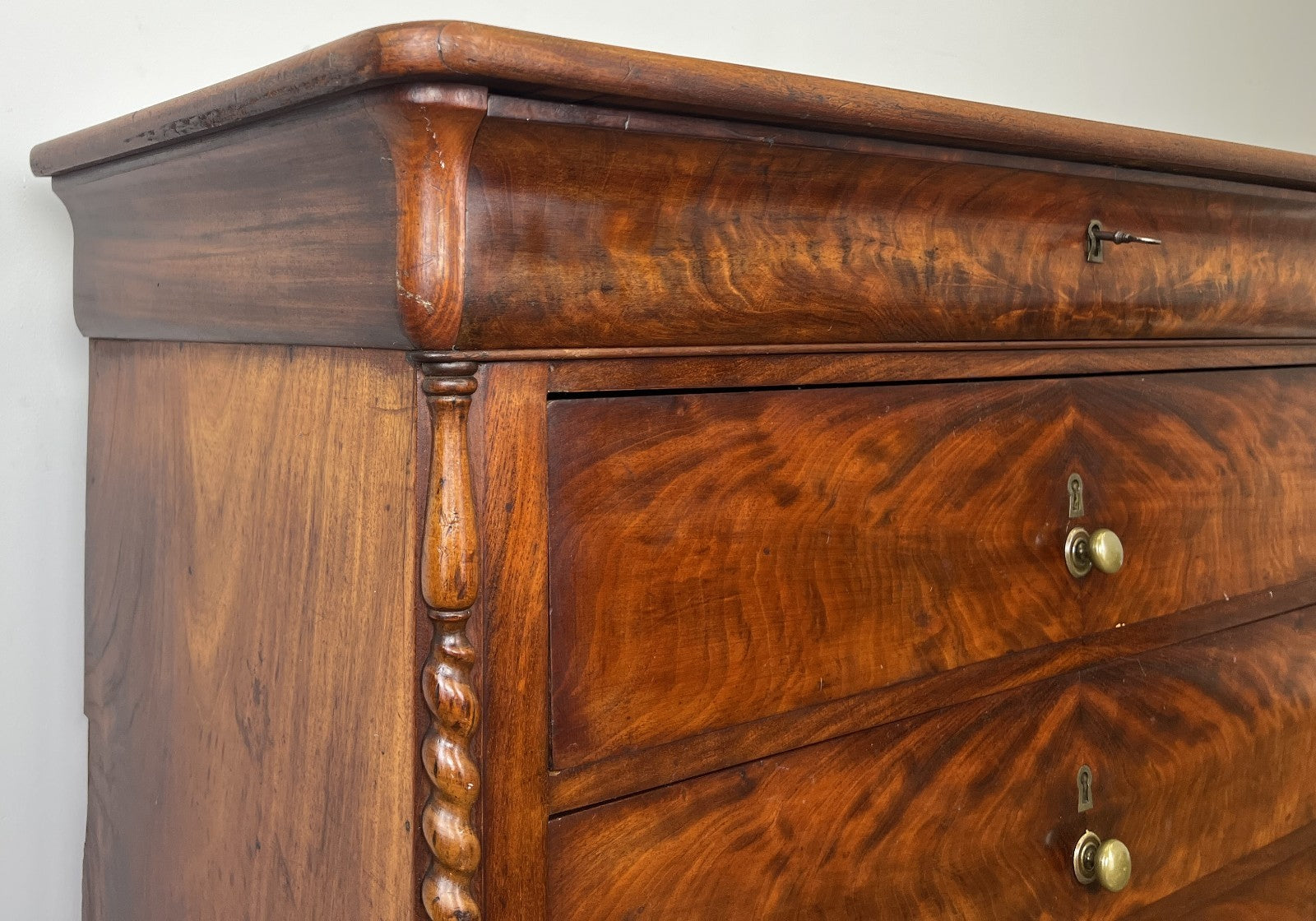 Chest of Drawers Antique French Burr Walnut 4 Drawers Carved Cabinet LOT 62677