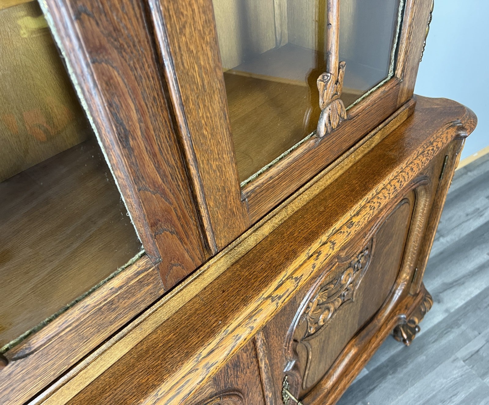 Bookcase Vintage French Louis XIV Style Oak Display Cabinet Sideboard LOT 44767