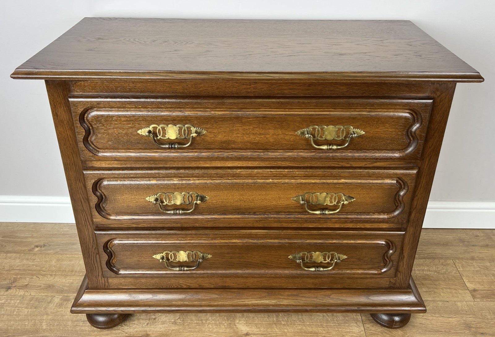 Chest of Drawers Vintage French Style 3 Drawer Carved Cabinet LOT 49740