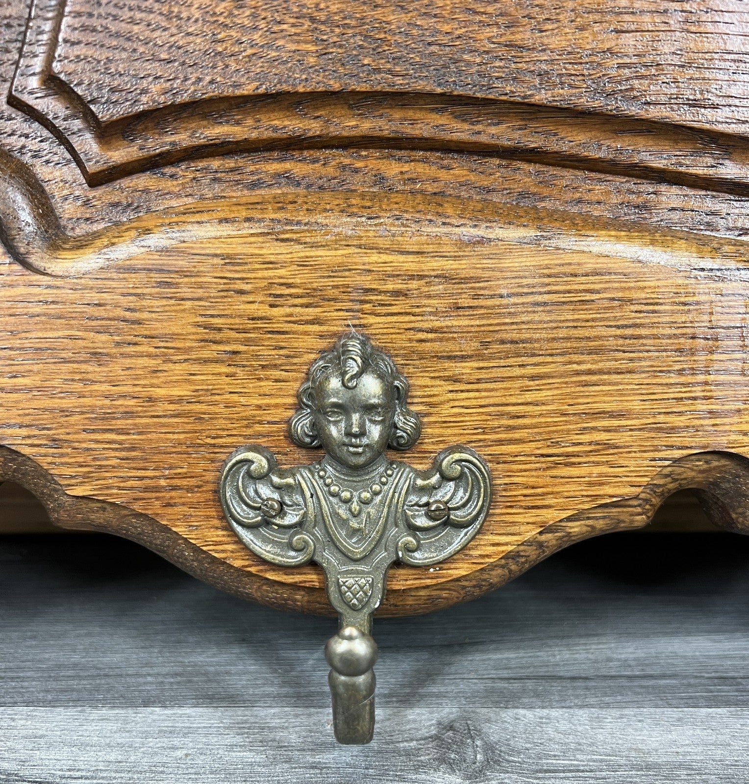 French Vintage Style Coat Rack Oak 7 Hooks Ornate Wall Shelf Coat LOT 47376