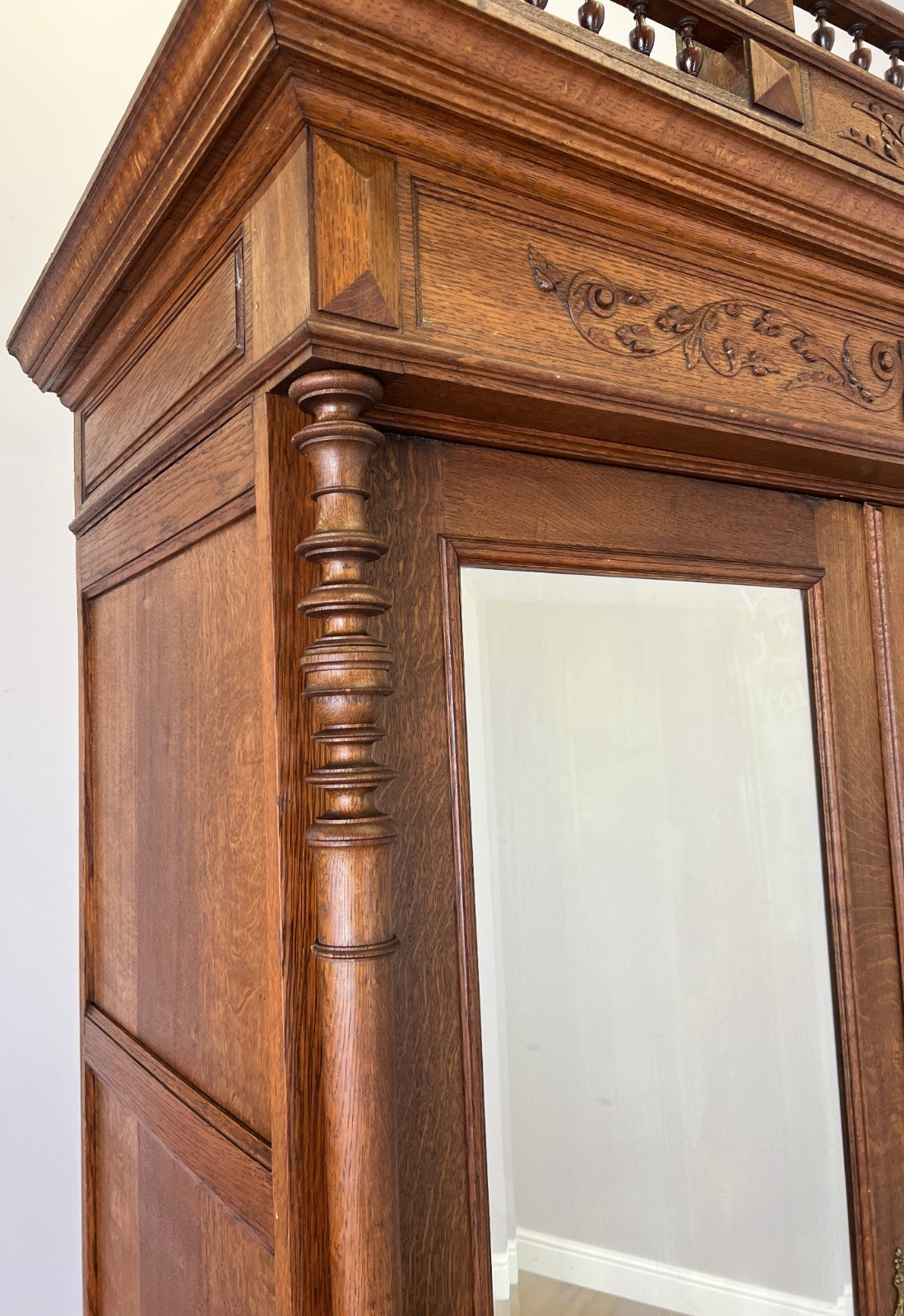 Wardrobe Antique French Oak Two Door Mirrored Carved Armoire Cabinet LOT 61537