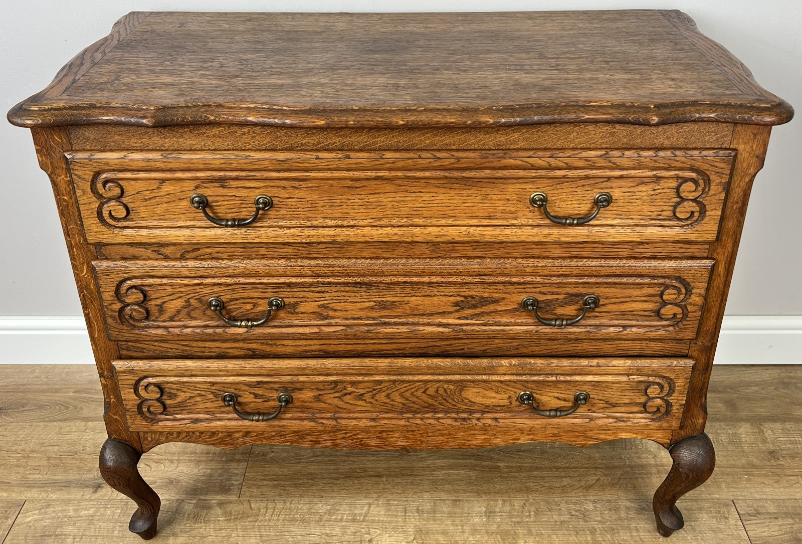 Chest of Drawers Vintage French Louis Oak 3 Drawers Carved Cabinet LOT 62700