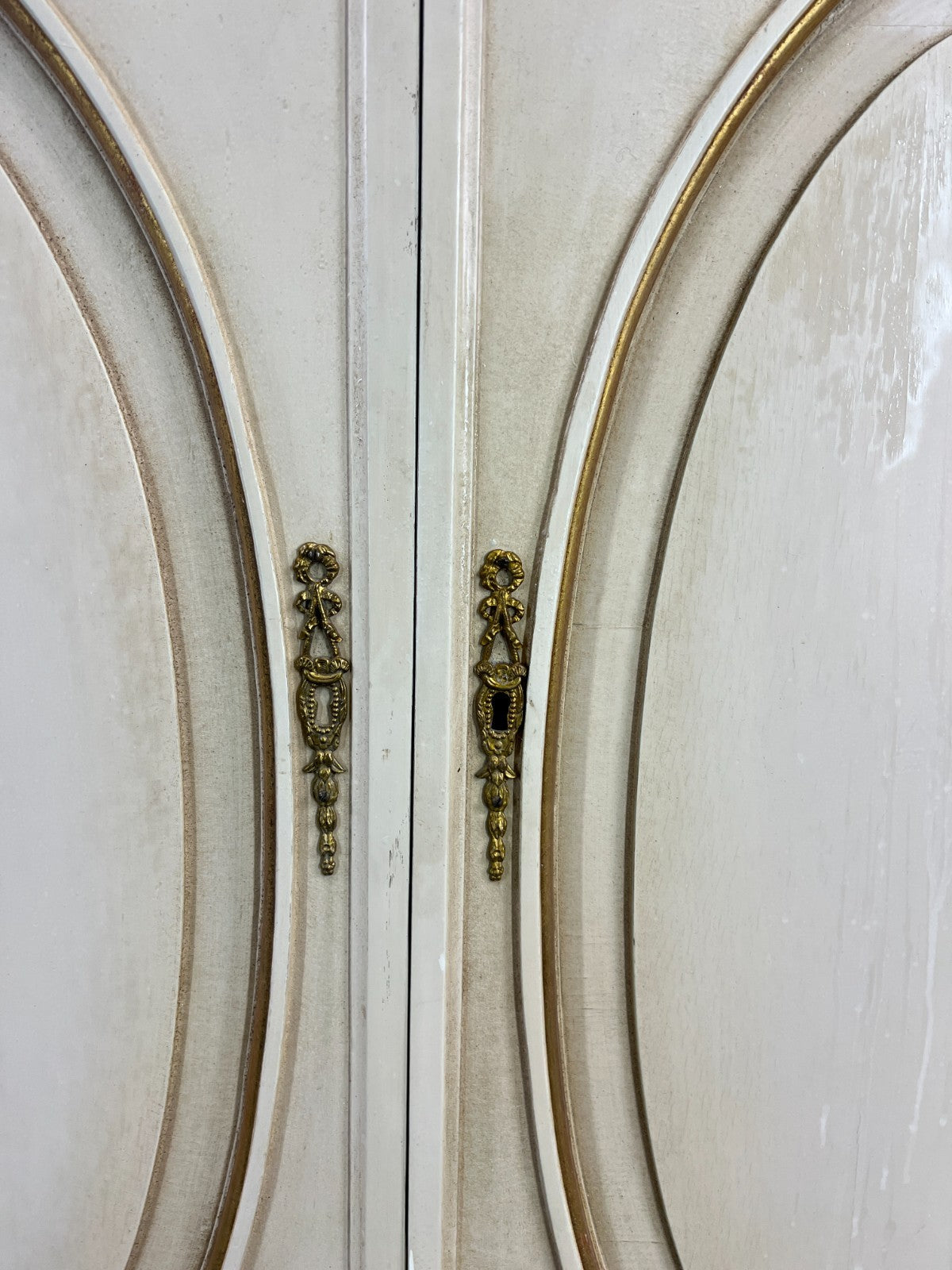 Display Cabinet Vintage French Style Shabby Chic Glazed Sideboard LOT 479214