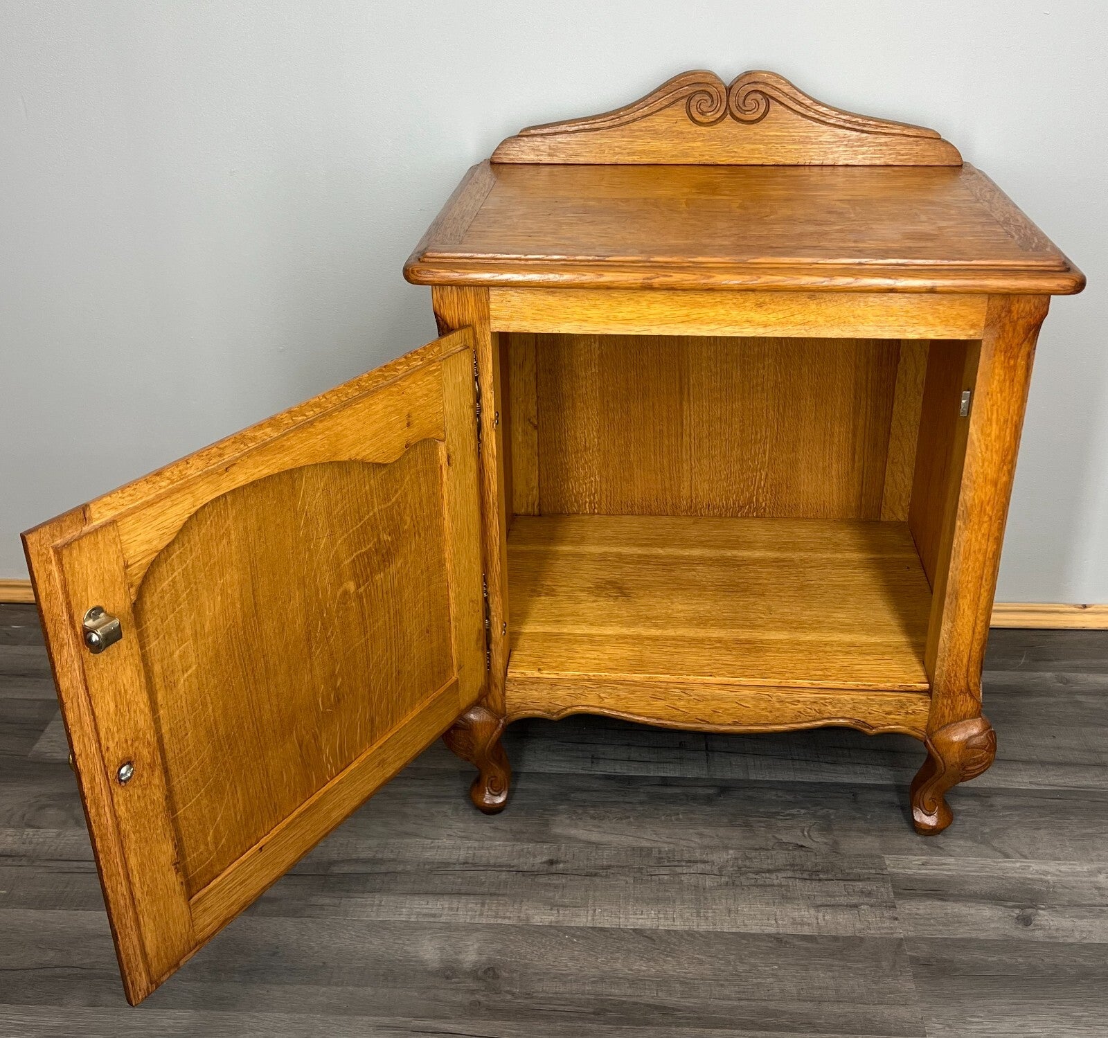 Pair of Bedside Tables Vintage French Louis Oak Cabinets Nightstands LOT 35199