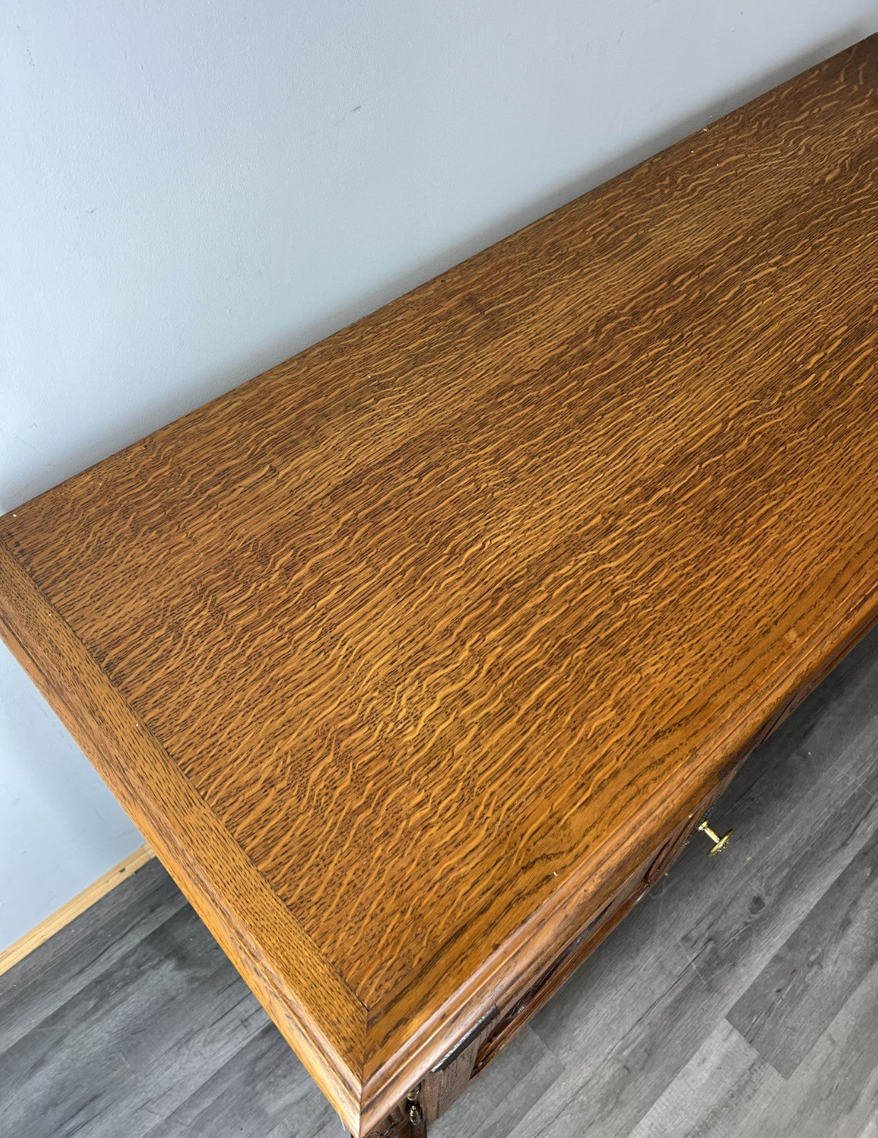 Cabinet Vintage French Louis XIV Oak Sideboard with Carved Cupboard LOT 45757