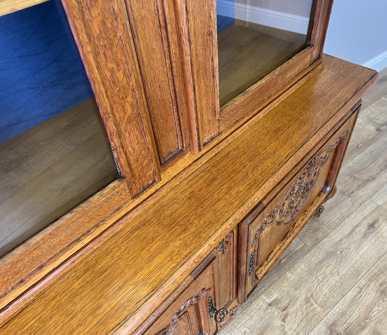 Bookcase Vintage French Louis XIV Style Oak Display Cabinet Sideboard LOT 48906
