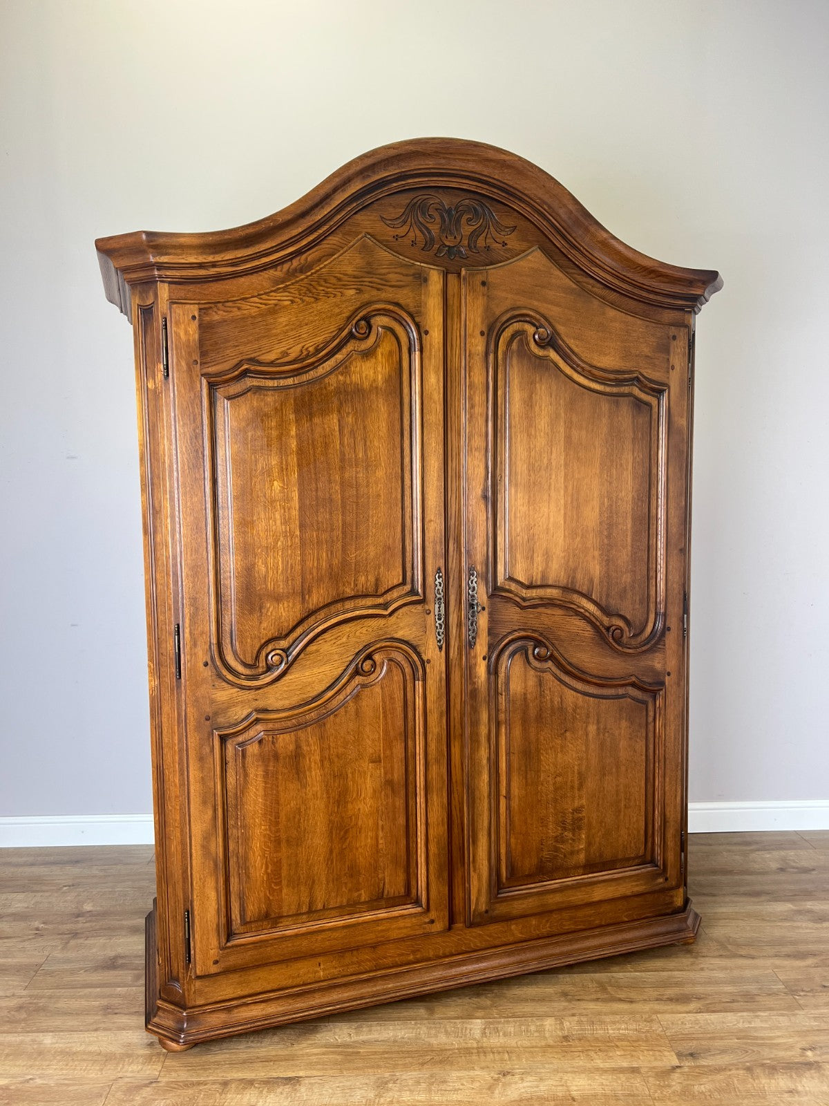 Wardrobe Vintage French Style Oak Two Door Bedroom Storage Armoire LOT 6489