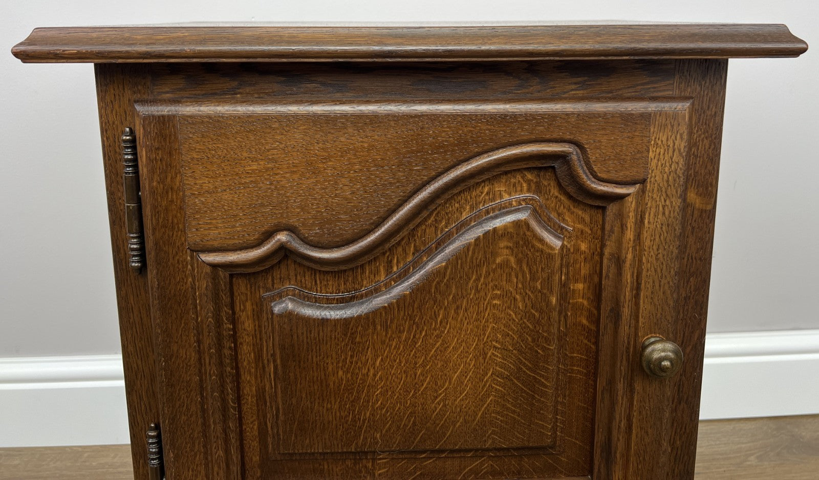 Pair of Bedside Tables Vintage French Style Nightstands Carved Cabinets LOT 49655