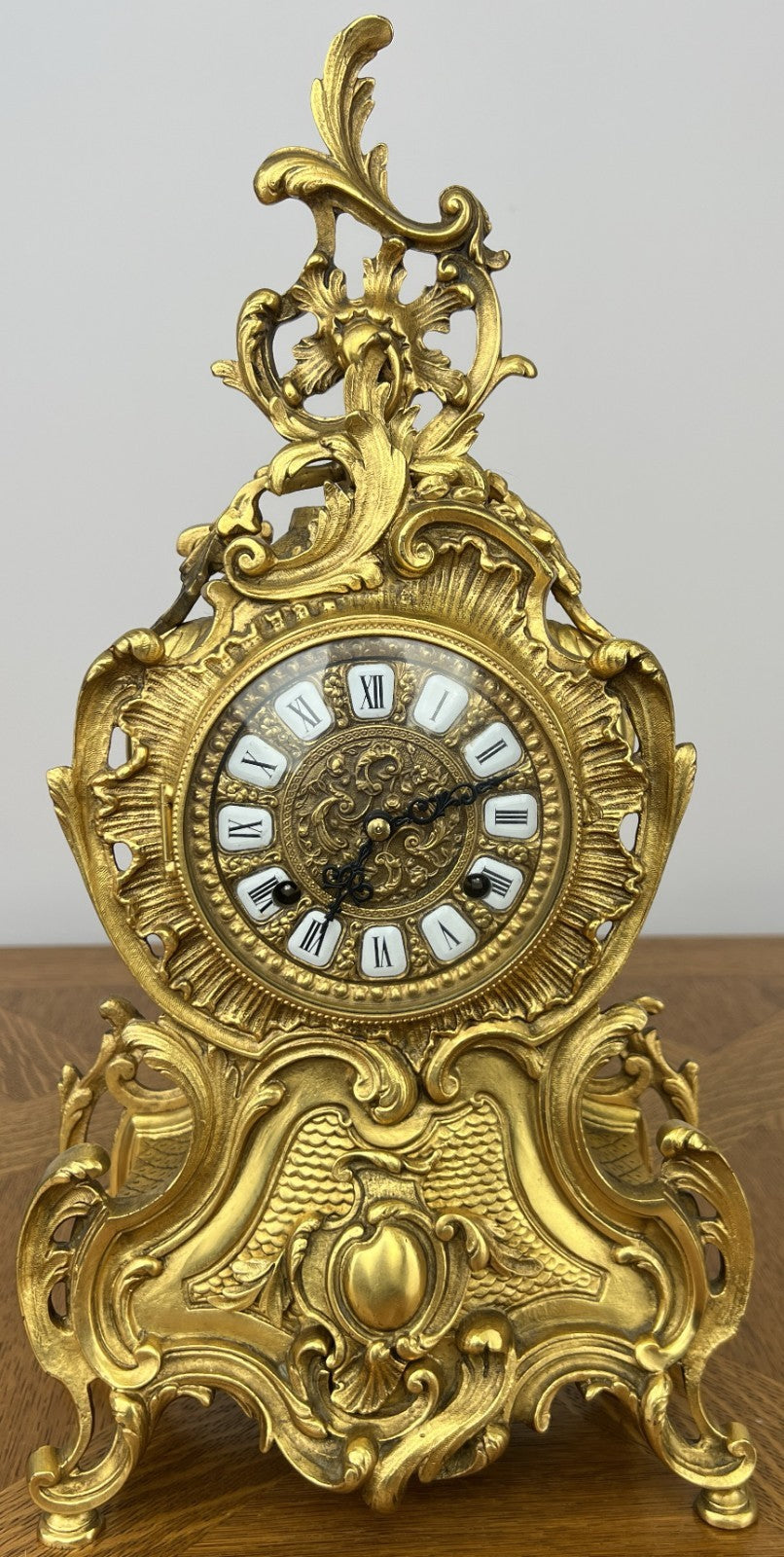 Clock Vintage Brass Rococo Mantel Clock Ornate Decorative Design LOT 60370