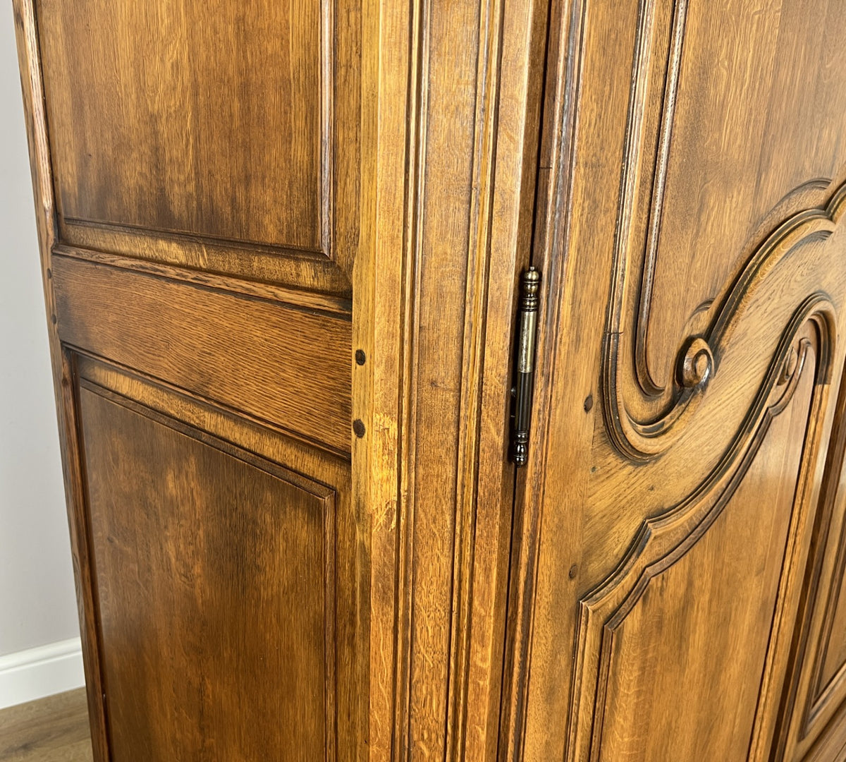 Wardrobe Vintage French Style Oak Two Door Bedroom Storage Armoire LOT 6489