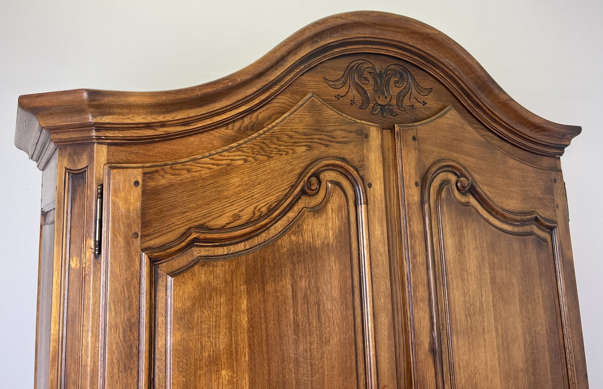 Wardrobe Vintage French Style Oak Two Door Bedroom Storage Armoire LOT 6489