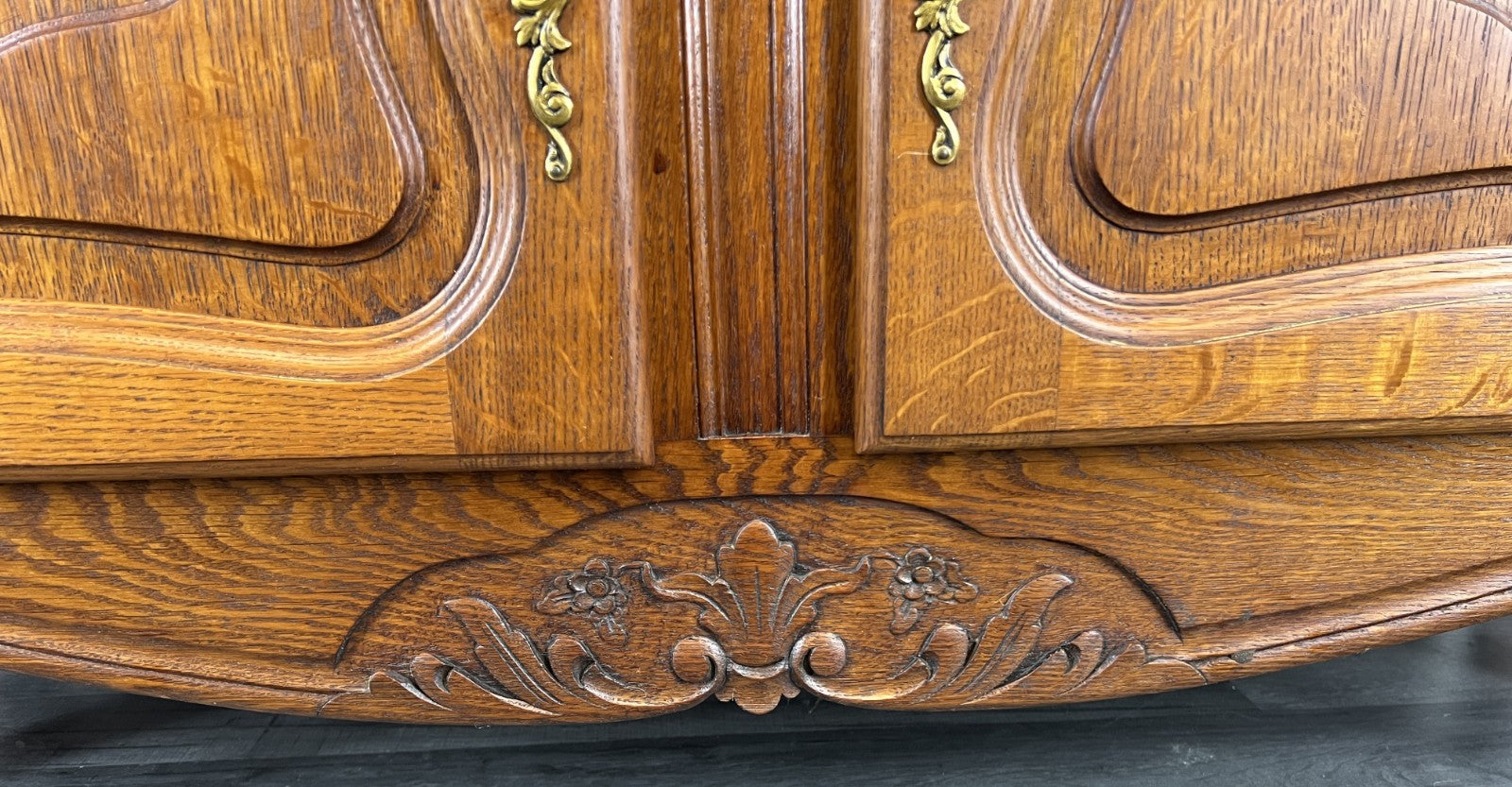 Bookcase Vintage French Louis XIV Style Oak Display Cabinet Sideboard LOT 44777