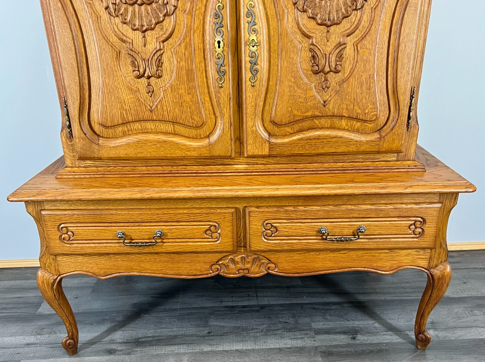 Cabinet Vintage French Style Oak Carved Storage Drawers Cupboard LOT 37537