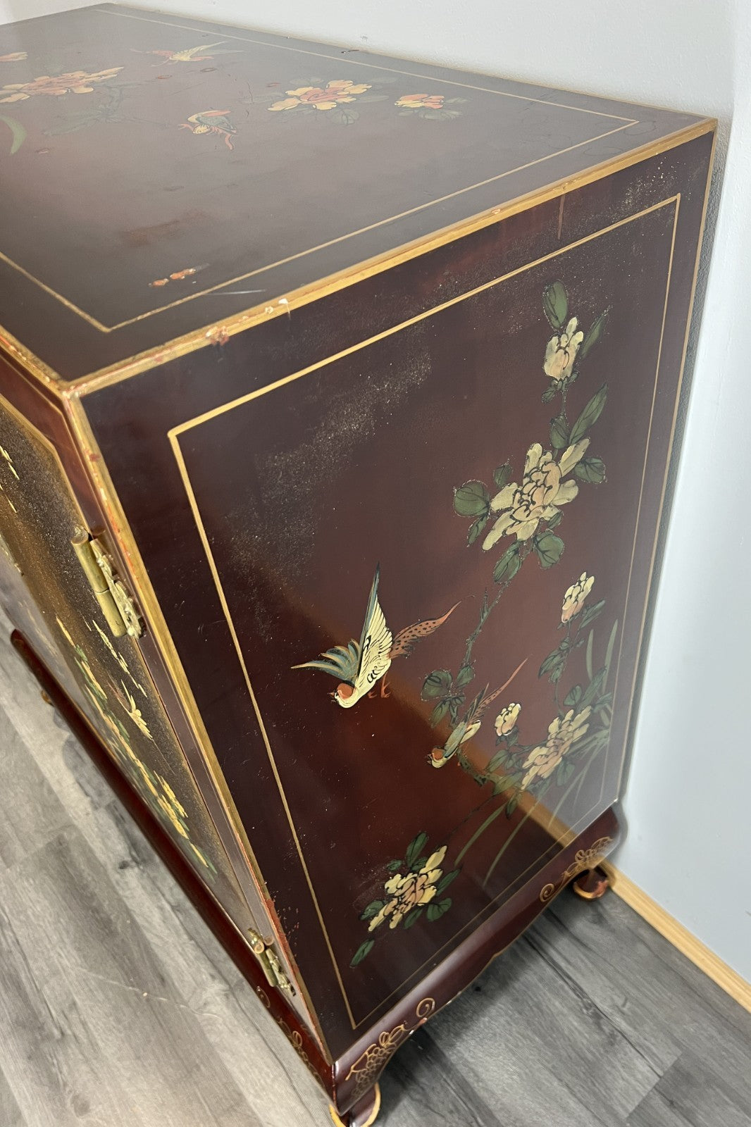 Cabinet Vintage Chinese Hand Painted Floral Bird Lacquer Sideboard LOT 439620