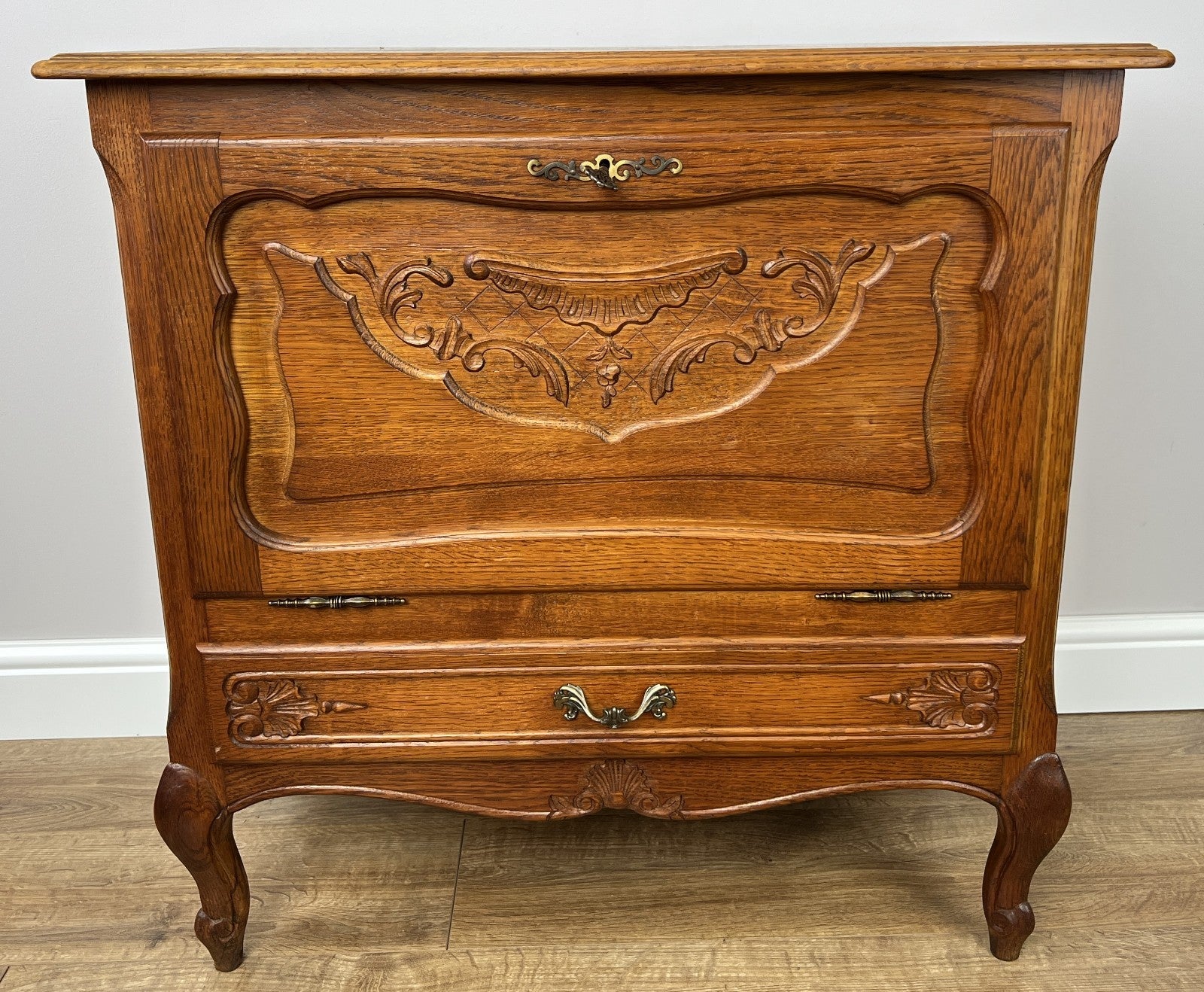 Cabinet Vintage French Louis XVI Style Oak Carved Storage Cupboard LOT 49681