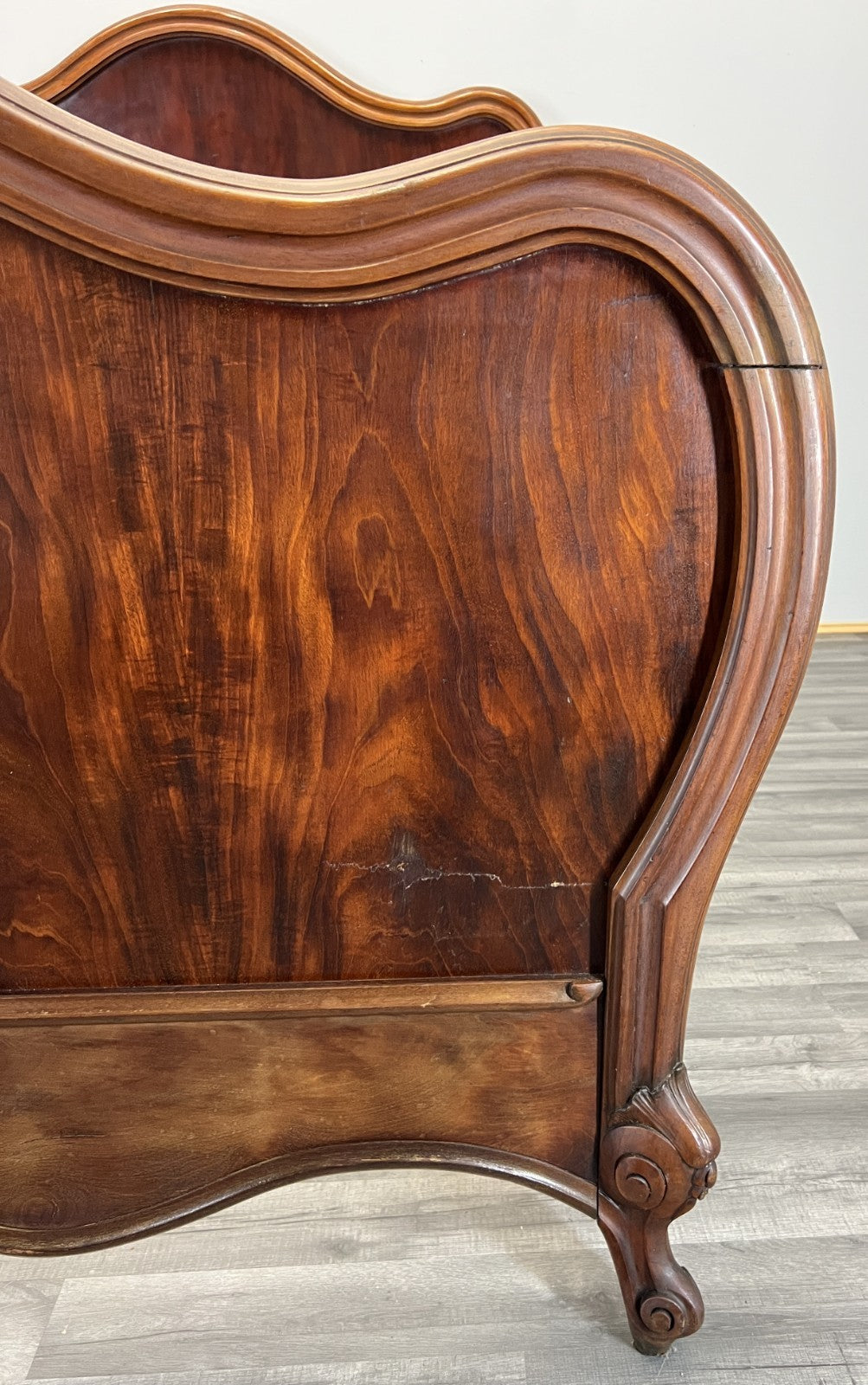Bed Antique French Style Mahogany Double Bed Frame Carved Headboard LOT 47333