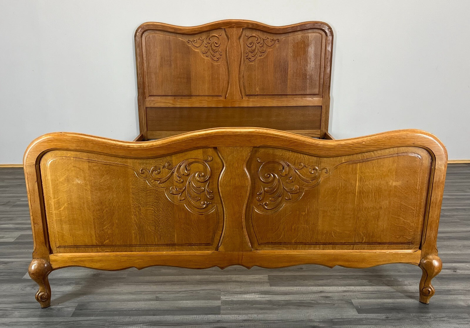Bed Vintage French Louis XVI Oak Double Bed Frame Carved Headboard LOT 29640