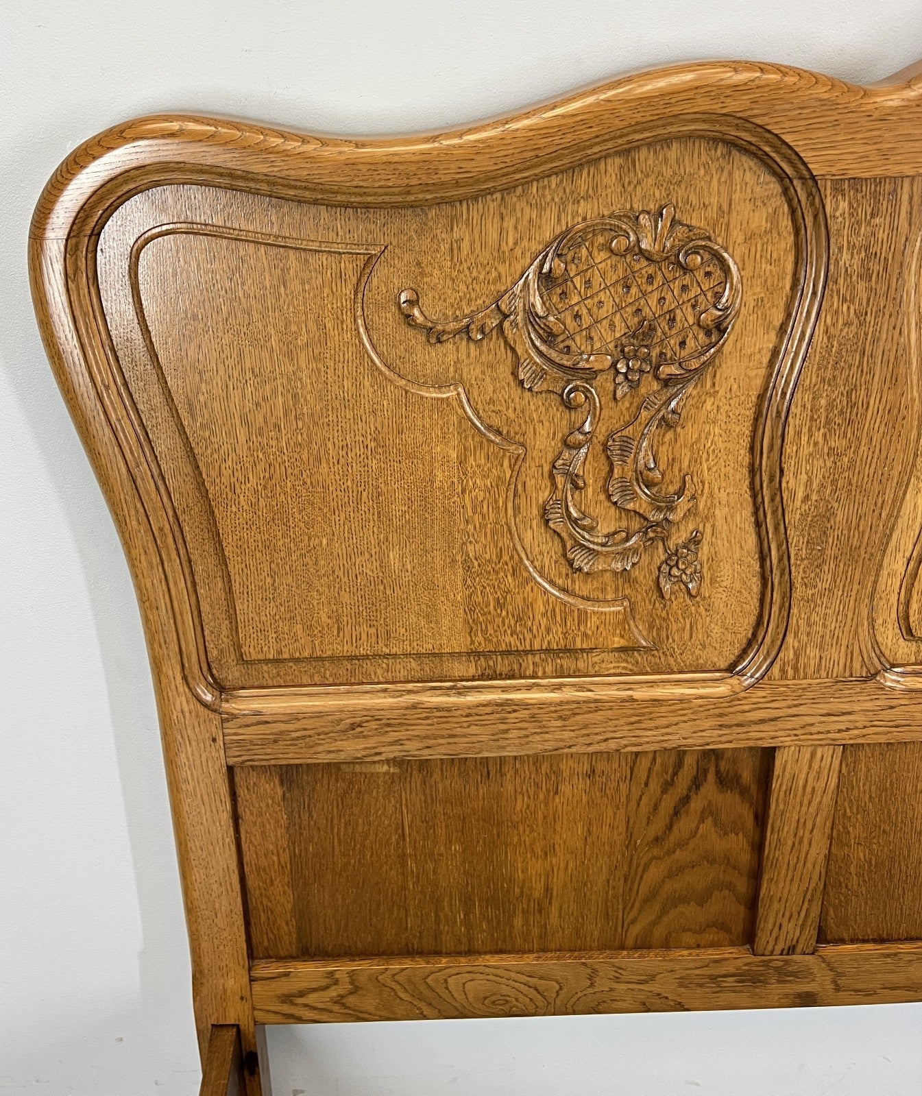 Bed Vintage French Louis XVI Double Bed Frame Oak Carved Headboard LOT 46157