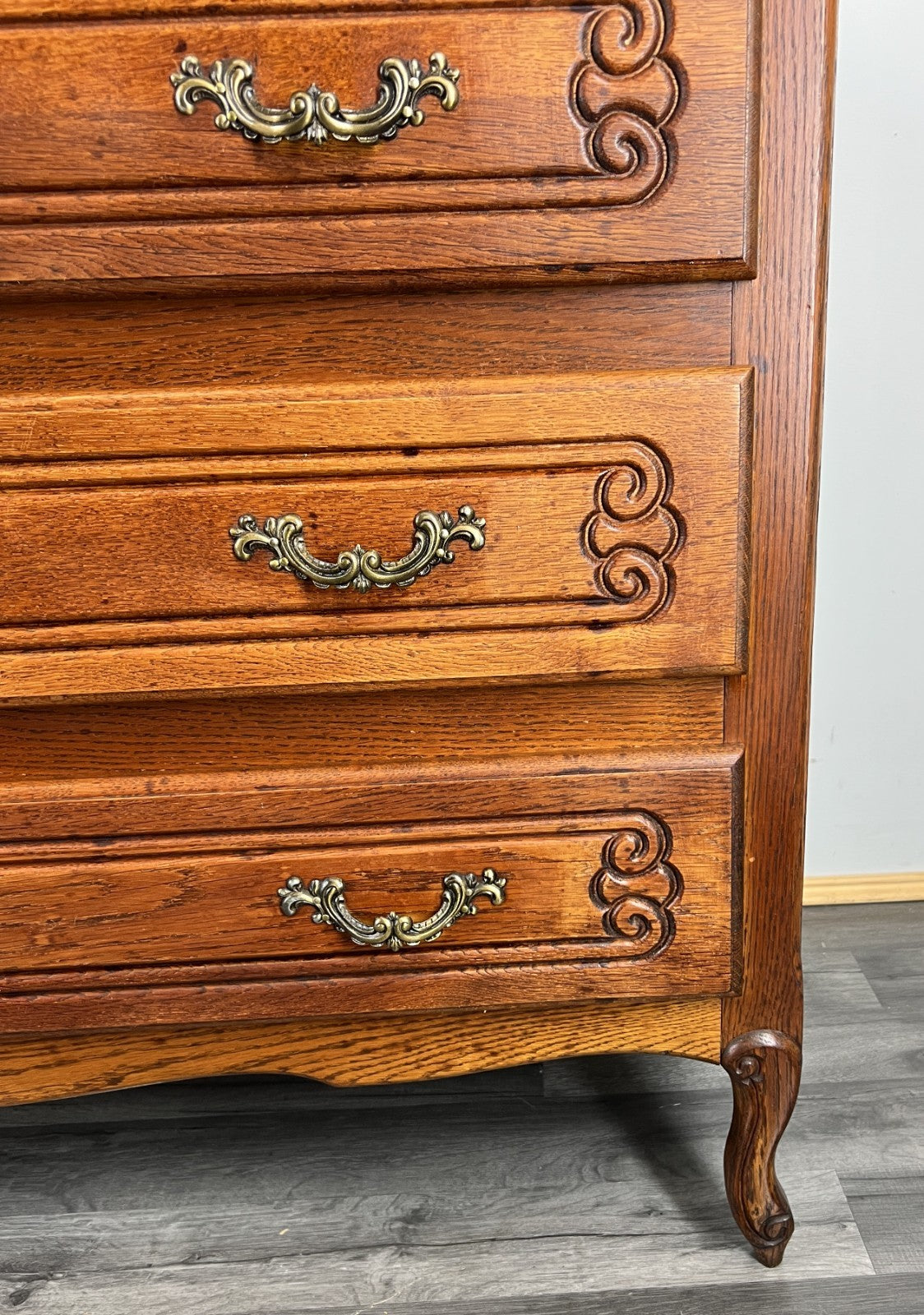 Chest of Drawers Vintage French Louis Oak 3 Drawer Carved Cabinet LOT 44657