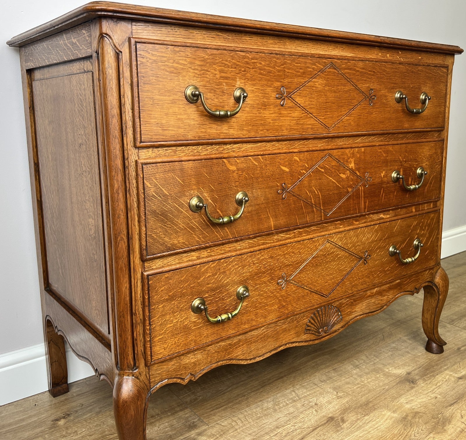 Chest of Drawers Vintage French Louis Oak 3 Drawers Carved Cabinet LOT 62613