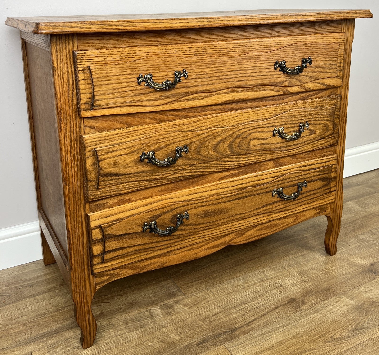 Chest of Drawers Vintage French Louis Oak 3 Drawers Carved Cabinet LOT 62563