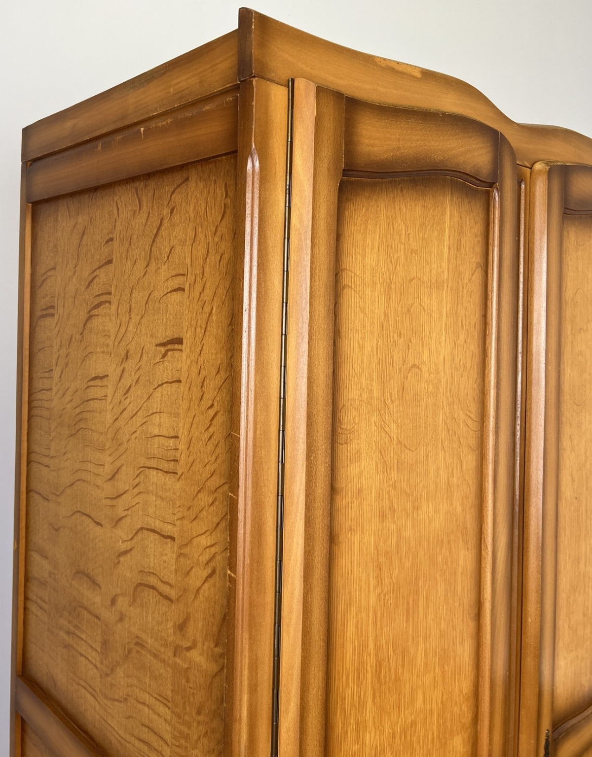 Wardrobe Vintage French Louis Oak Triple Door Carved Armoire Cabinet LOT 6534