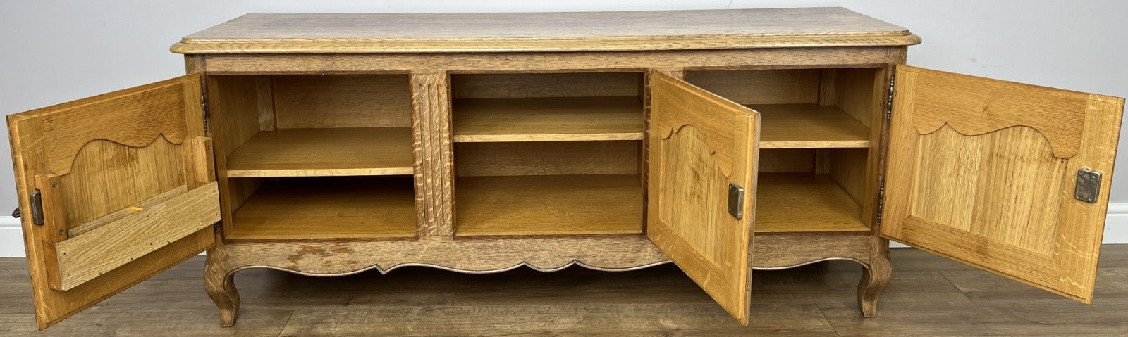 Cabinet Vintage French Style Oak Storage Sideboard Carved Cupboard LOT 628113