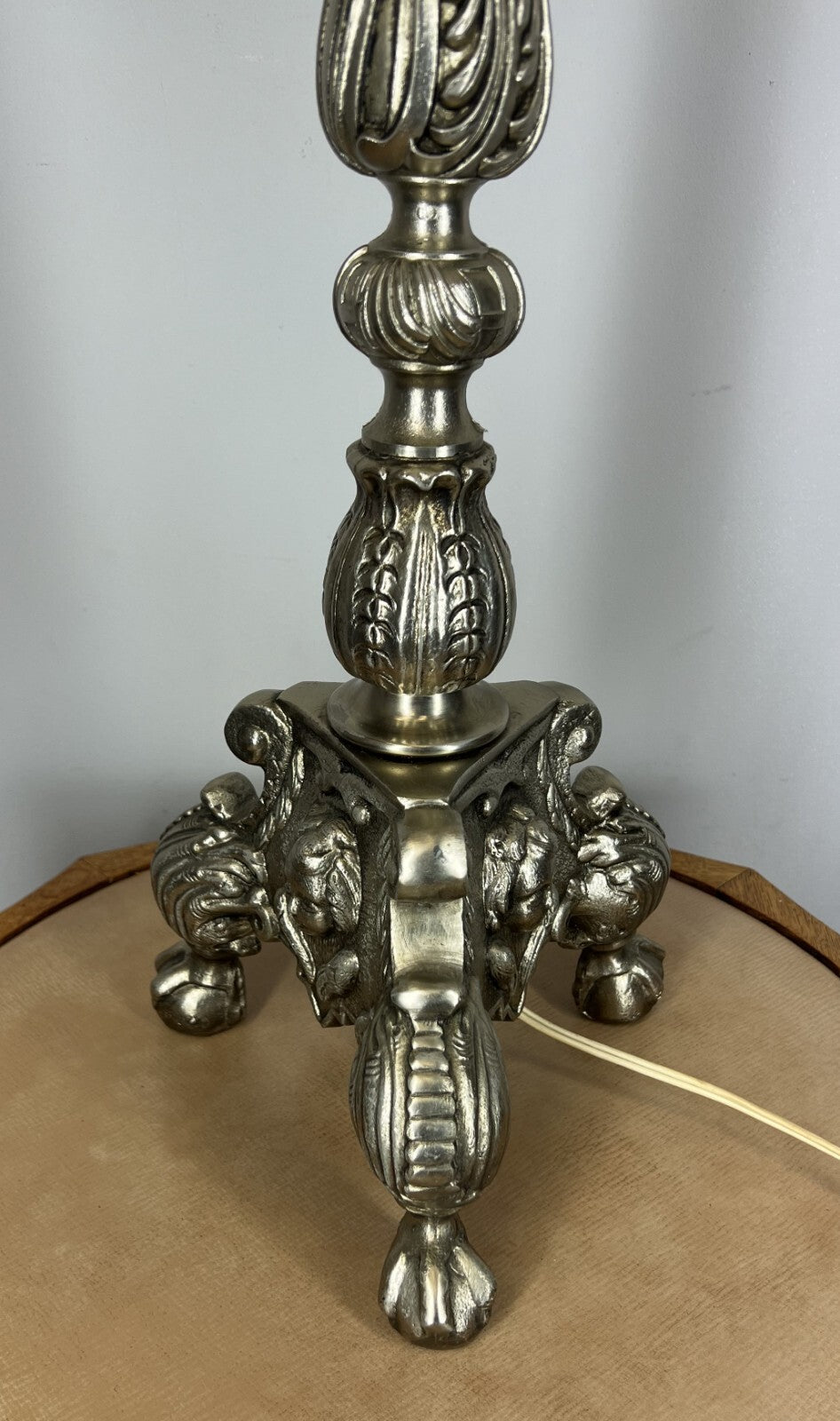 Lamp Vintage French Style Brass Ornate Table Lamp with Shade LOT 30205