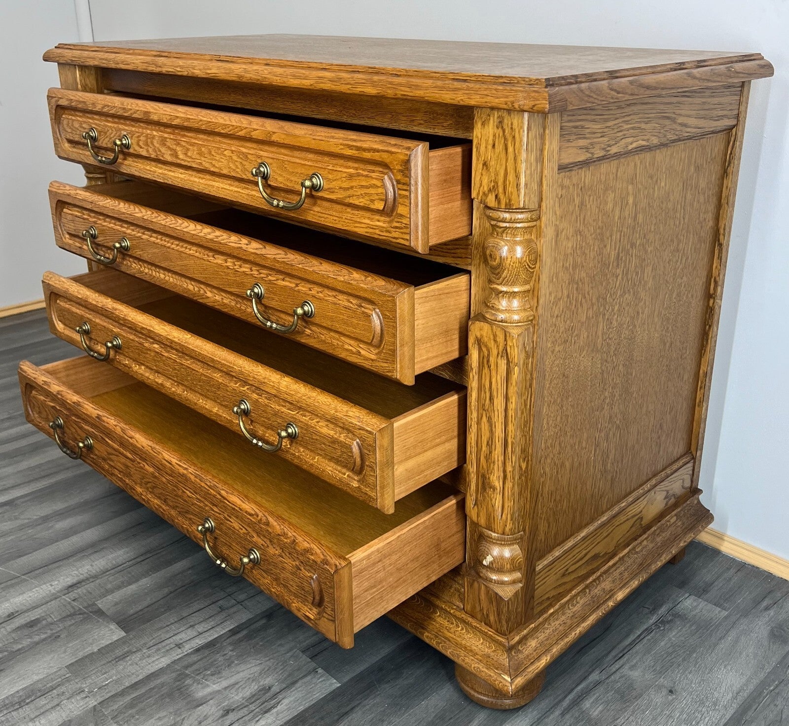 Chest of Drawers Vintage French Style Sideboard Carved Cabinet LOT 29399