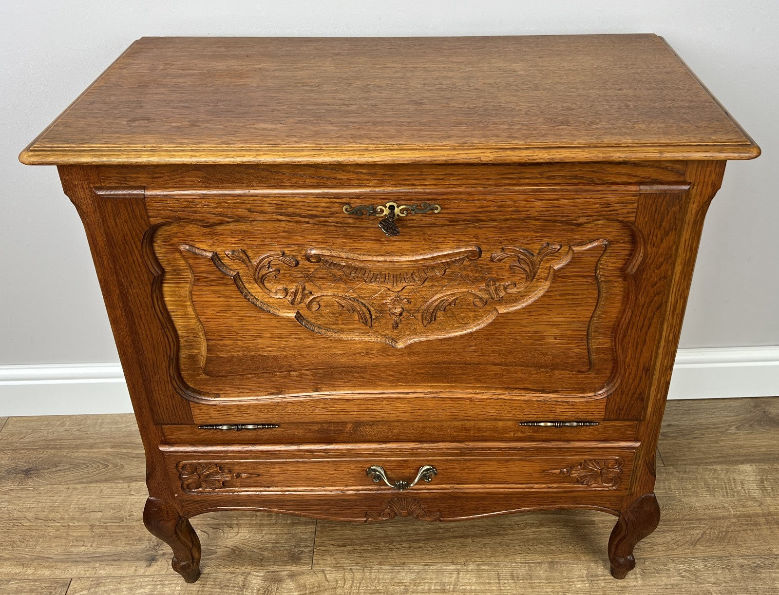 Cabinet Vintage French Louis XVI Style Oak Carved Storage Cupboard LOT 49680