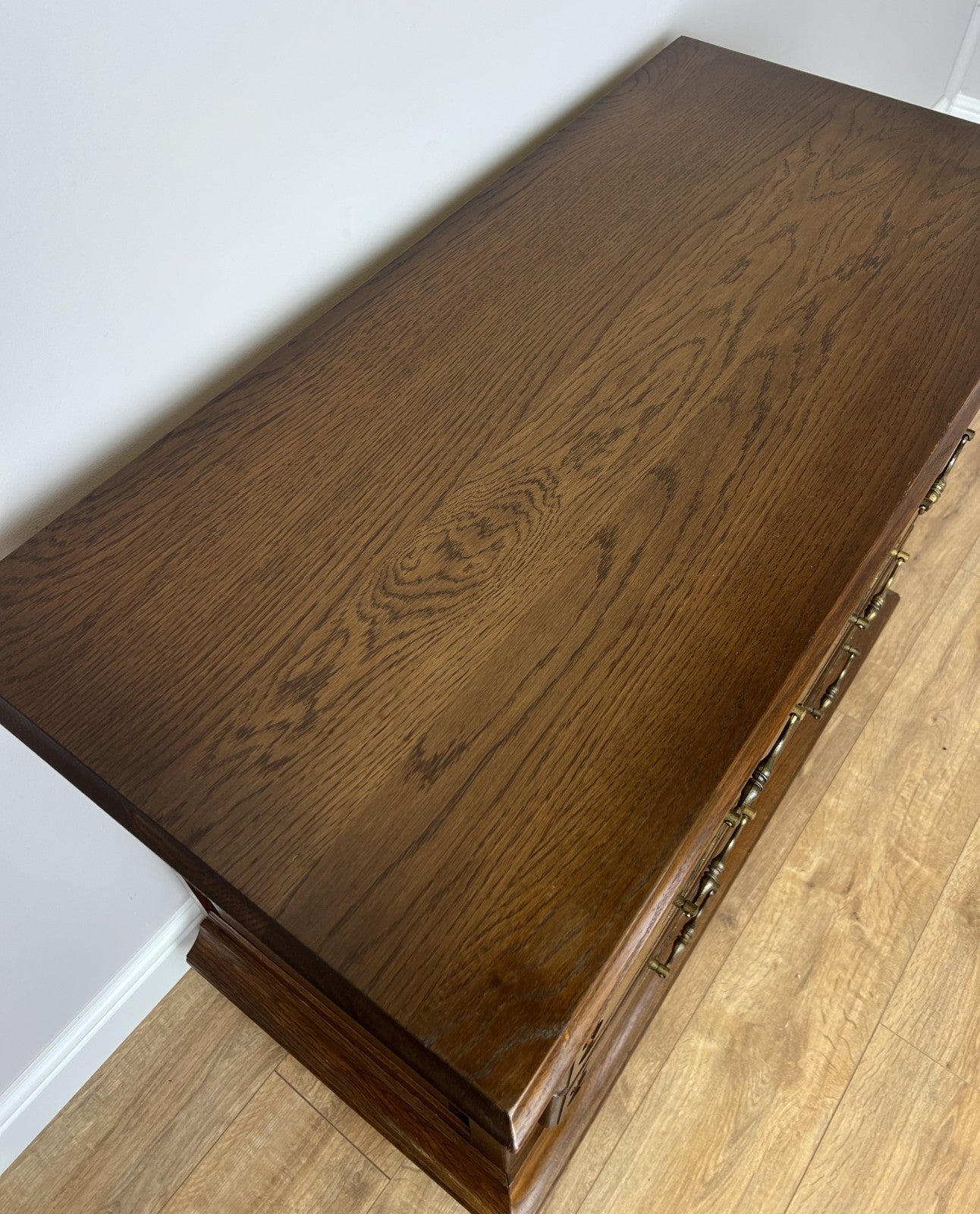 Chest of Drawers Vintage French Style 3 Drawer Carved Cabinet LOT 49748