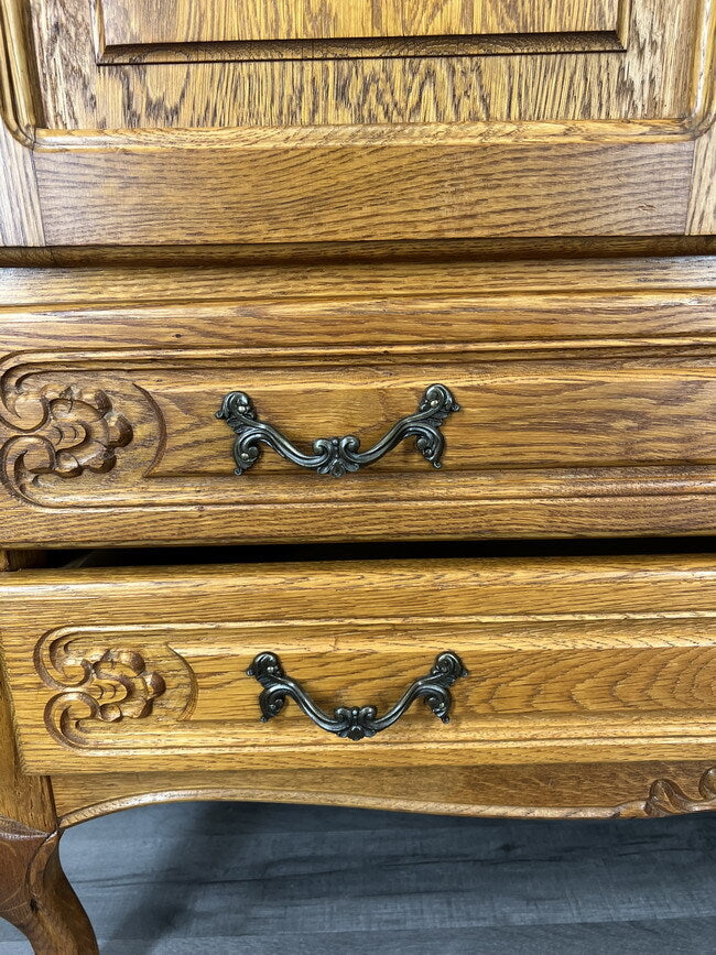 Cabinet Vintage French Louis XIV Style Oak Sideboard Carved Cabinet LOT 16464