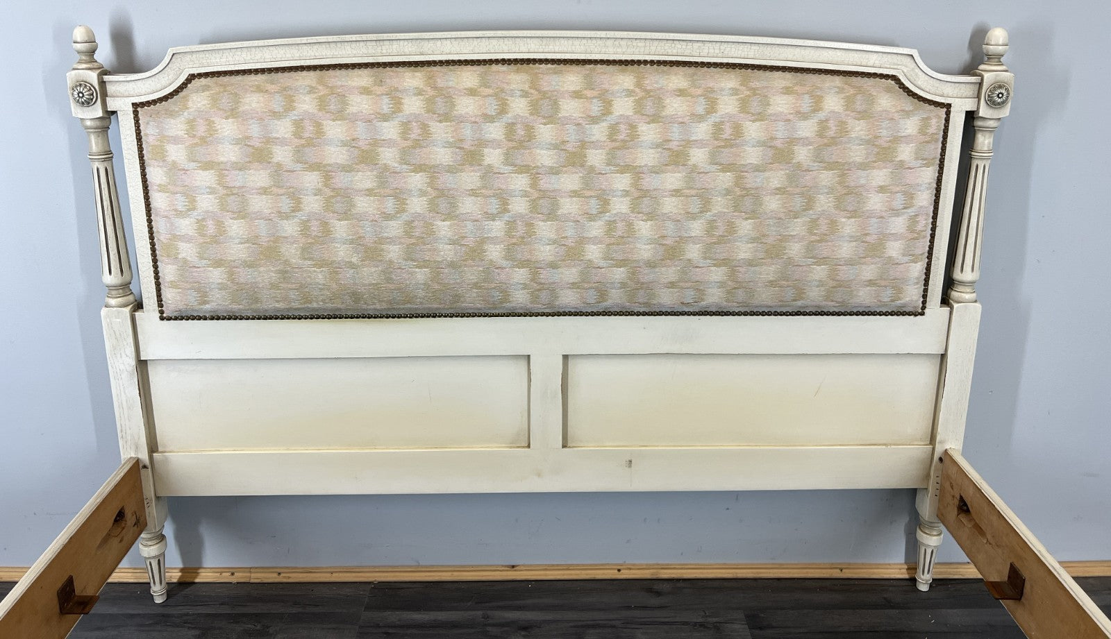 Bed King Size Vintage French Shabby Chic  Bed Frame Carved Headboard LOT 45847